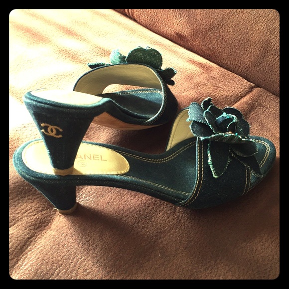 CHANEL Shoes - 🌹💯authentic CHANEL Camilla denim shoes
